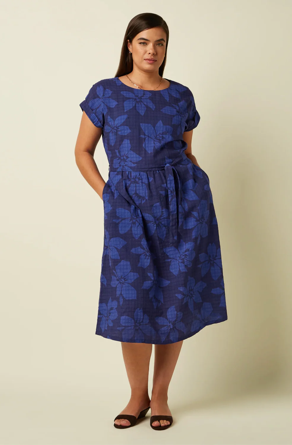 BETTY Monochrome Floral Print Tea Dress in Beacon Blue - Image 3