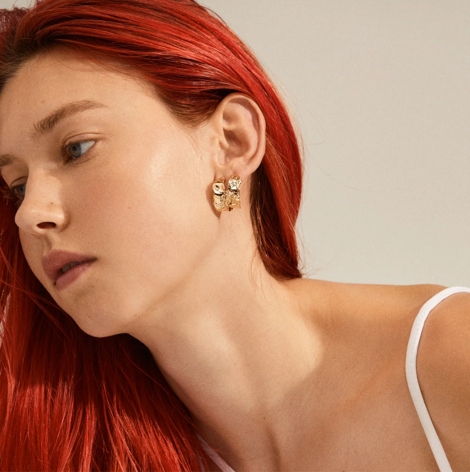 ELARA Organic Semi Chunky Gold Plated Hoop Earrings - 672512053 - Image 2