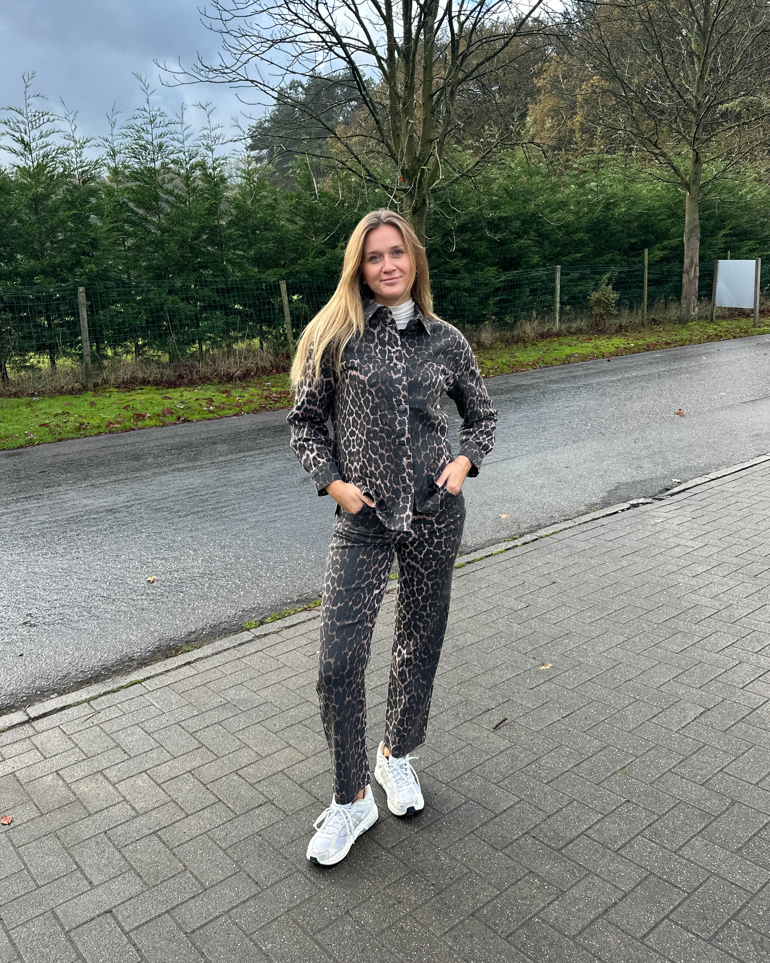 KENNA Denim Shirt Jacket in Leopard Print - Image 9