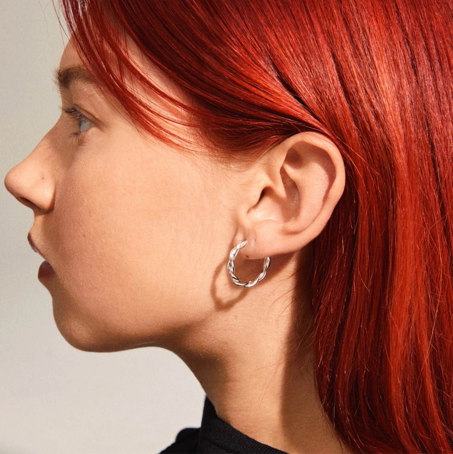 NAJA twisted silver-plated hoop earrings - Image 2