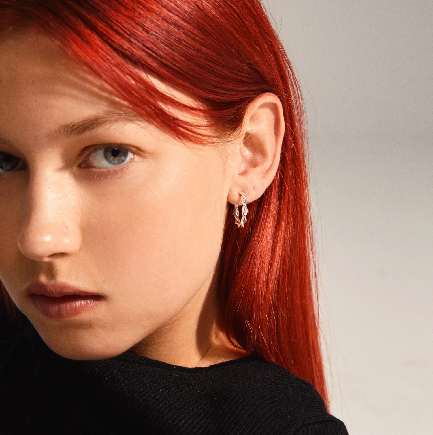 NAJA twisted silver-plated hoop earrings - Image 3