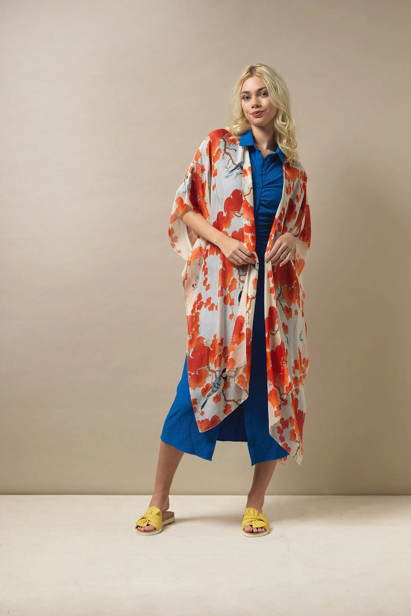 One Hundred Stars Acer Red Throwover Kimono - THRACERUS - Image 3