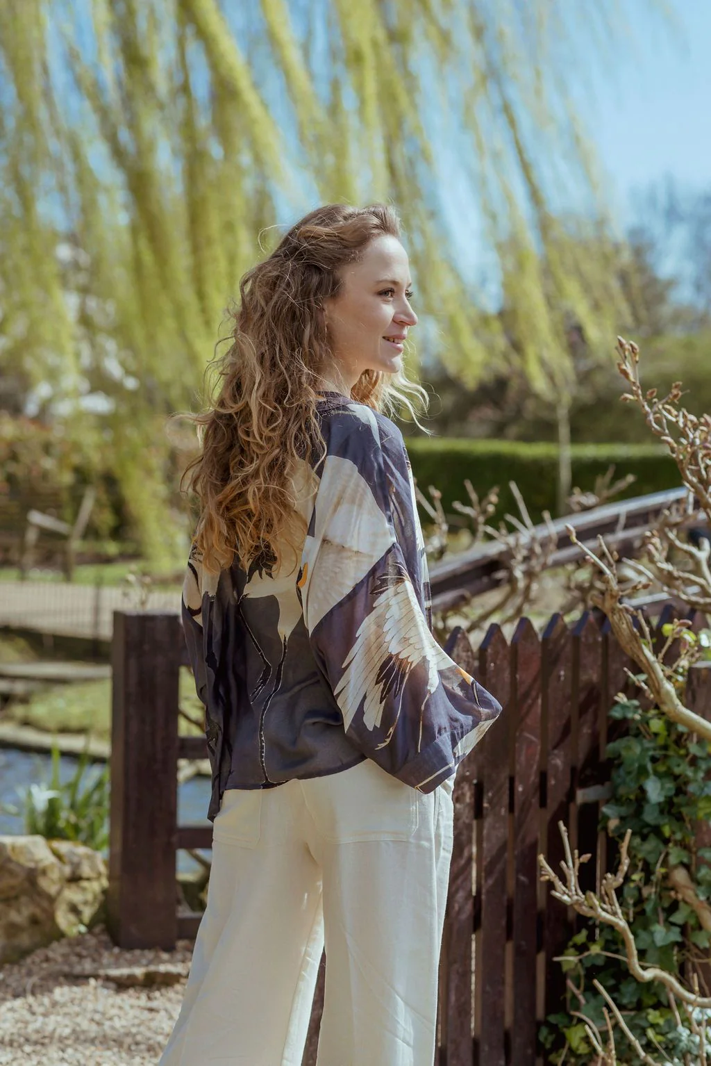 Short Lightweight Kimono in Stork Print- Slate Grey KIMSTOSLA - Image 8